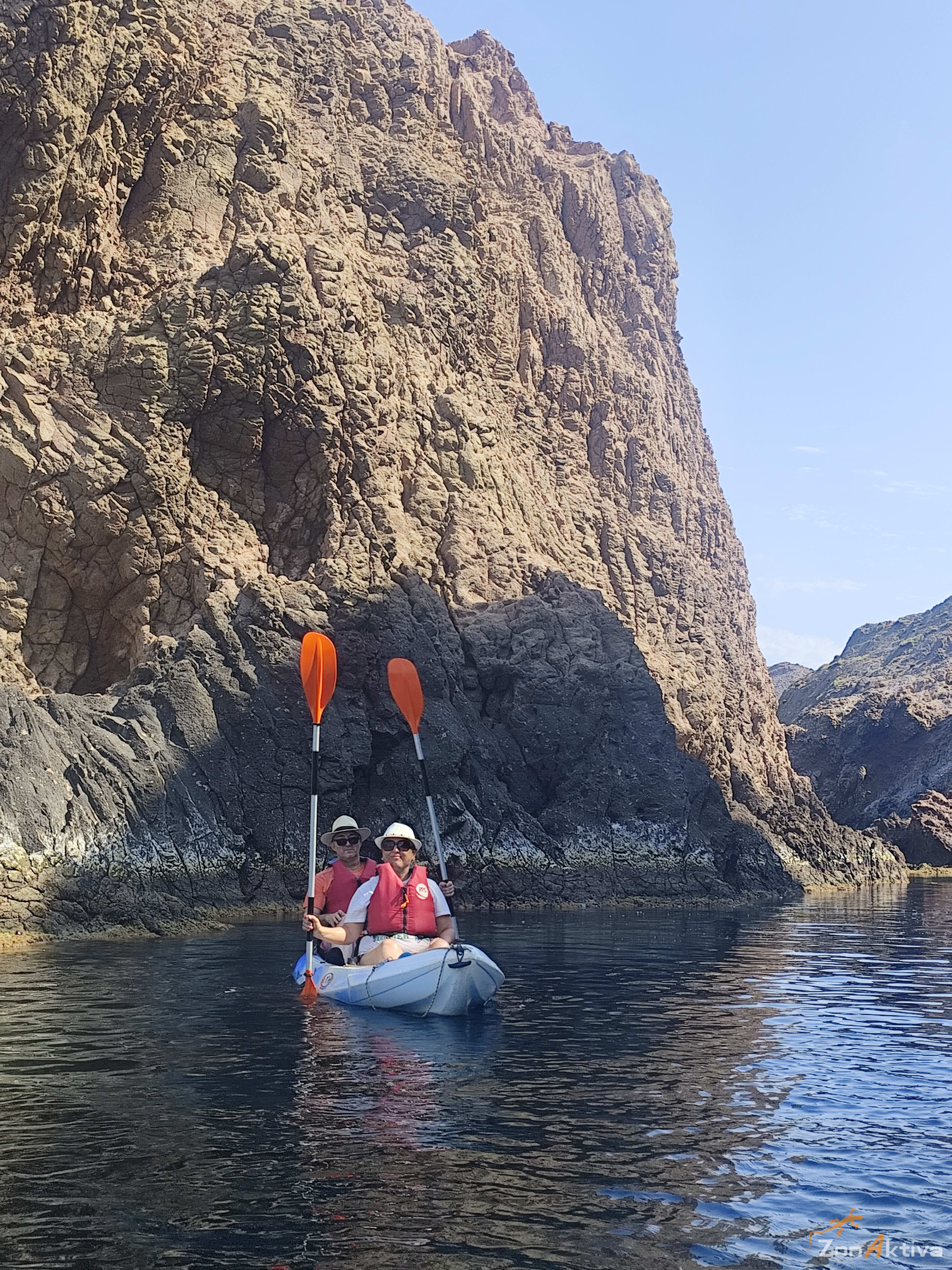 Kayaking in La Fabriquilla Arrecife de las Sirenas, Cabo de Gata – 1 July 2026 (photo 6)