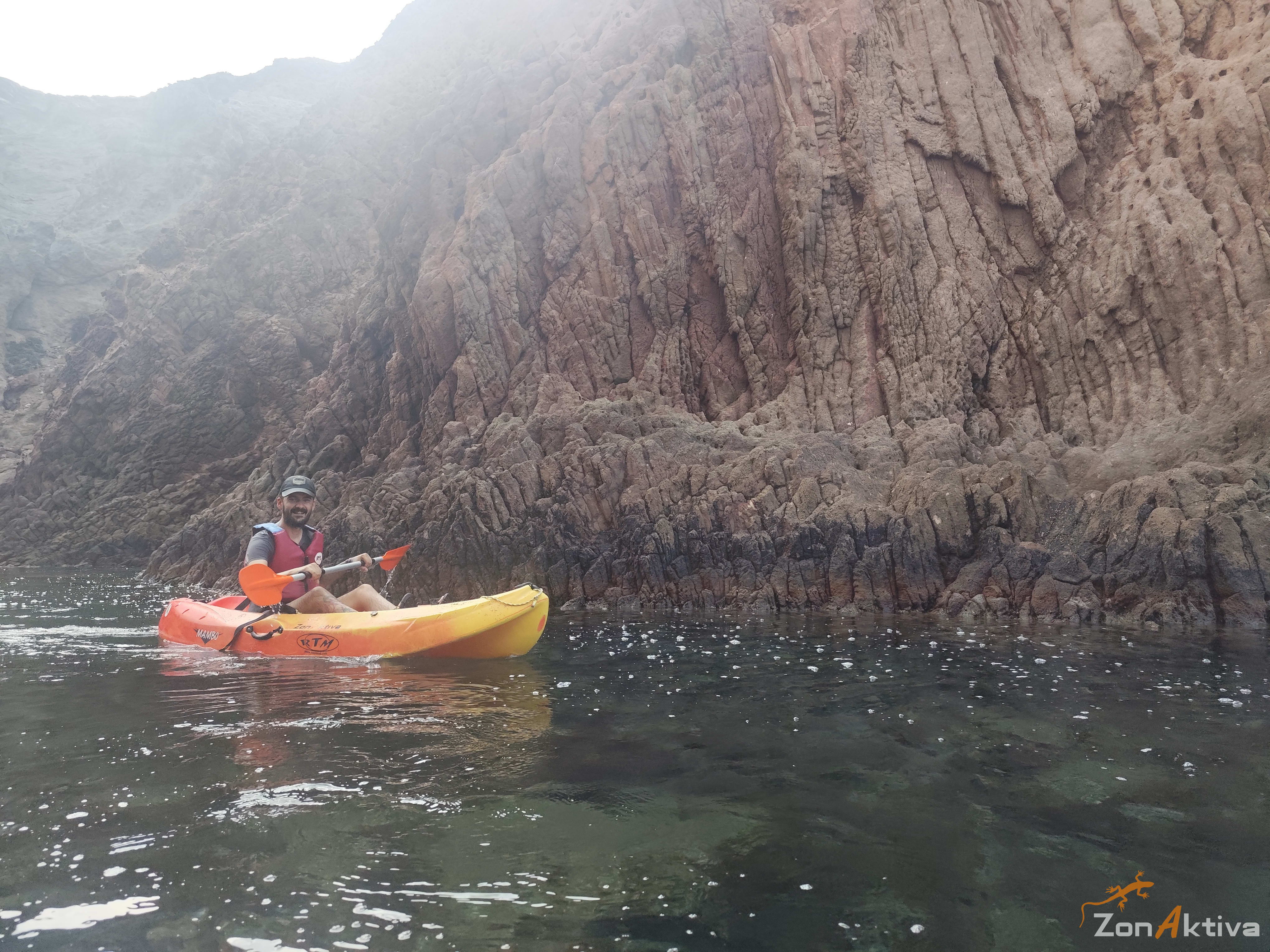 Kayaking in La Fabriquilla Arrecife de las Sirenas, Cabo de Gata – 11 August 2026 (photo 9)