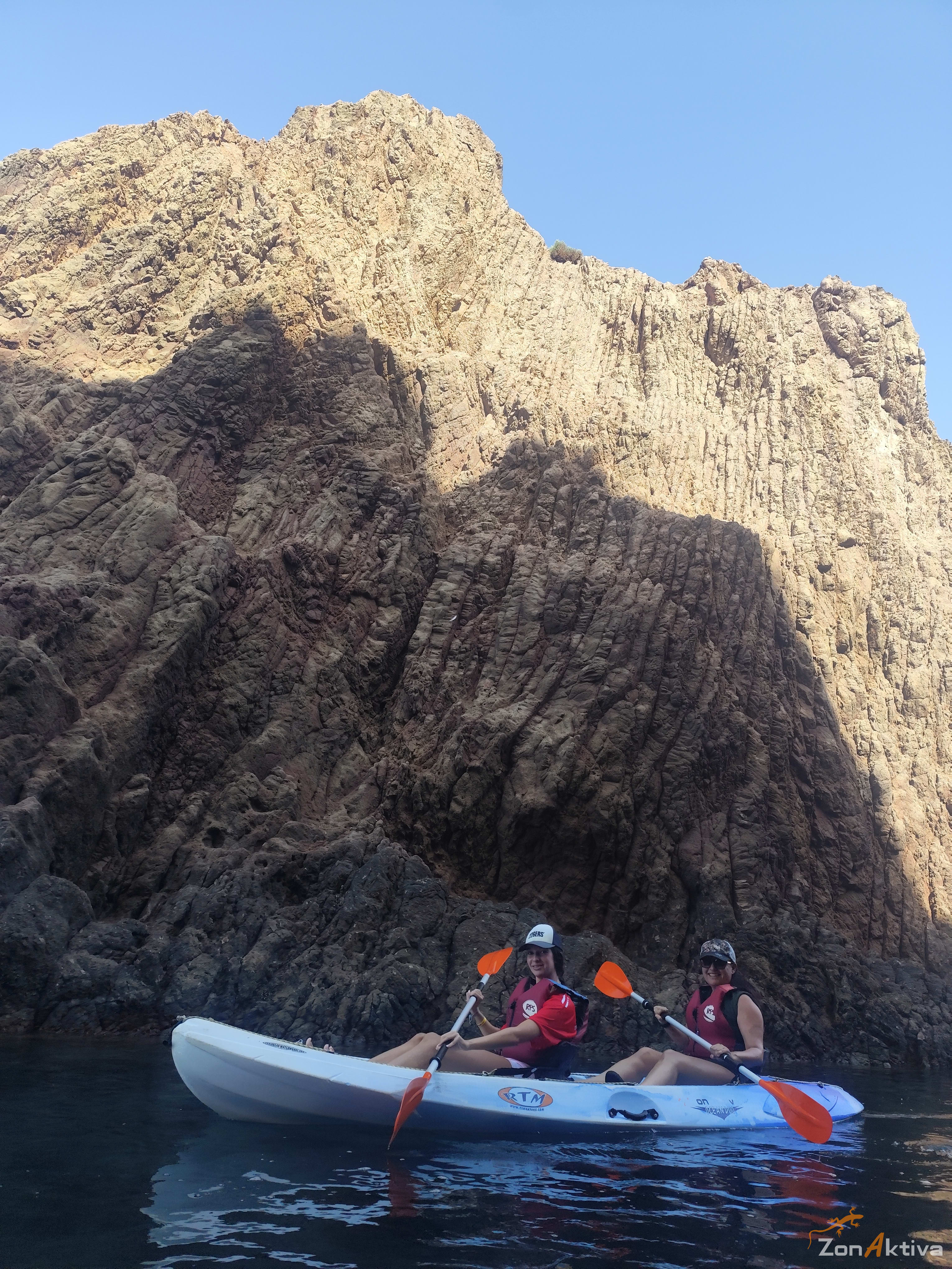 Kayaking in La Fabriquilla Arrecife de las Sirenas, Cabo de Gata – 4 September 2026 (photo 15)