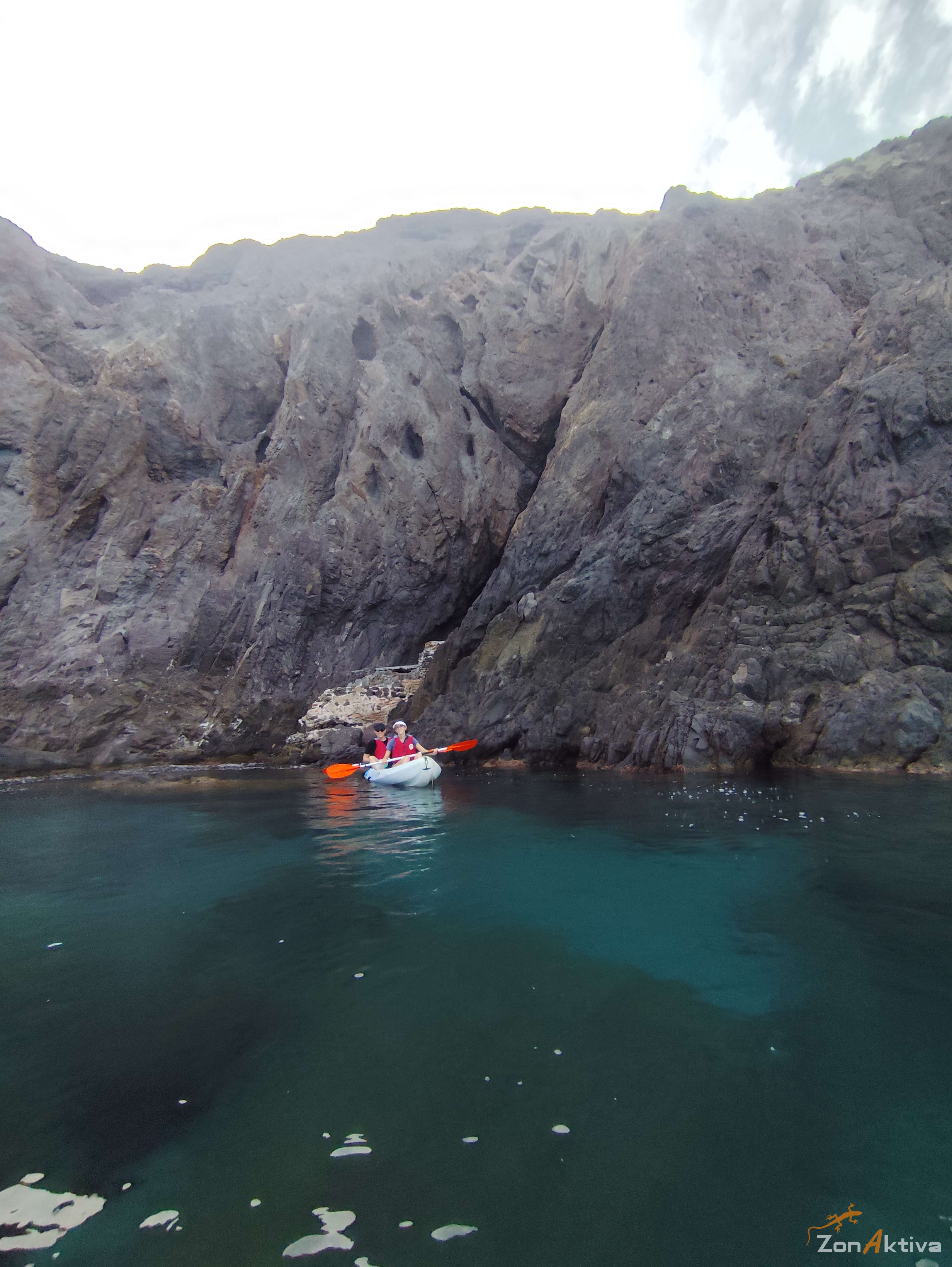 Kayaking in La Fabriquilla Arrecife de las Sirenas, Cabo de Gata – 6 September 2026 (photo 3)