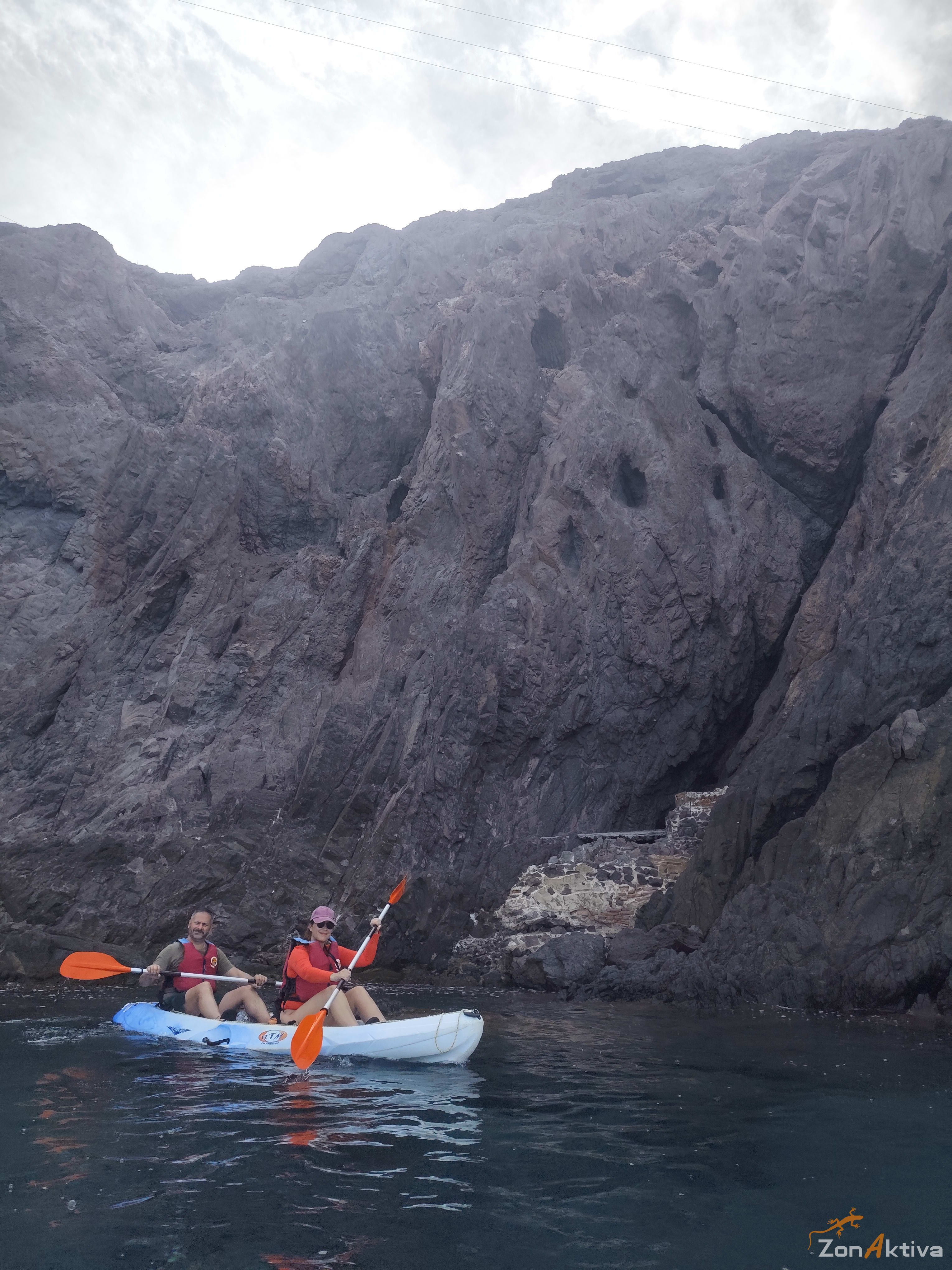 Kayaking in La Fabriquilla Arrecife de las Sirenas, Cabo de Gata – 6 September 2026 (photo 22)